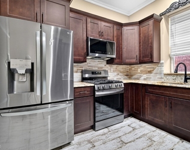 81 W Main St - Photo Thumbnail 7