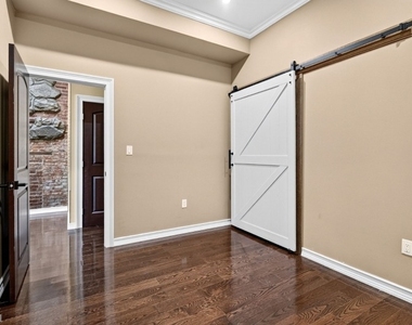 81 W Main St - Photo Thumbnail 16