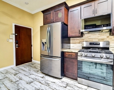 81 W Main St - Photo Thumbnail 9