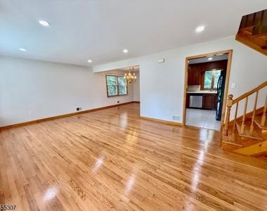 31 Hillside Ave - Photo Thumbnail 10