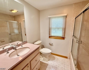 31 Hillside Ave - Photo Thumbnail 19