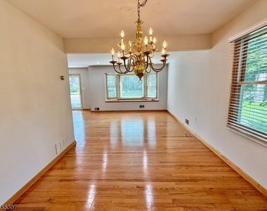 31 Hillside Ave - Photo Thumbnail 5