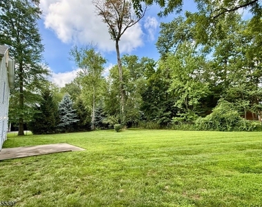 31 Hillside Ave - Photo Thumbnail 4