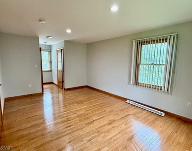 31 Hillside Ave - Photo Thumbnail 27