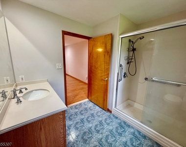 31 Hillside Ave - Photo Thumbnail 24