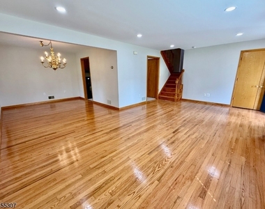 31 Hillside Ave - Photo Thumbnail 7
