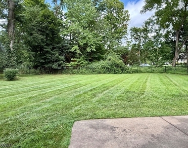 31 Hillside Ave - Photo Thumbnail 2