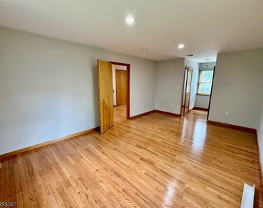 31 Hillside Ave - Photo Thumbnail 29