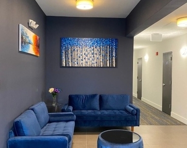 22 Center St - Photo Thumbnail 19