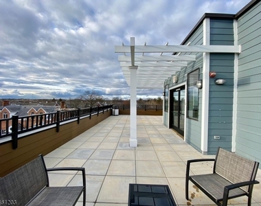 22 Center St - Photo Thumbnail 27
