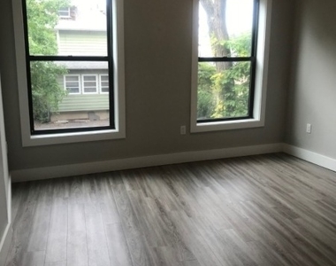 22 Center St - Photo Thumbnail 7