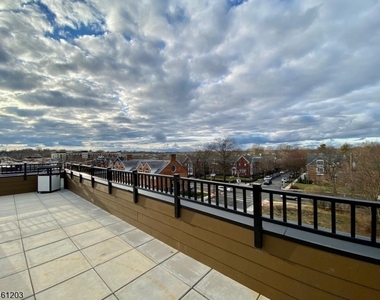 22 Center St - Photo Thumbnail 26