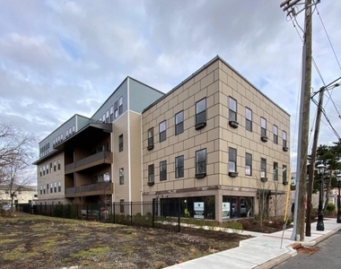 22 Center St - Photo Thumbnail 14