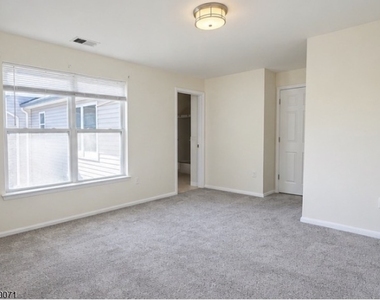 524 Great Beds Ct - Photo Thumbnail 4