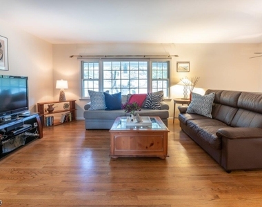 31 Woodland Rd - Photo Thumbnail 6
