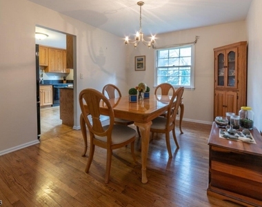 31 Woodland Rd - Photo Thumbnail 11