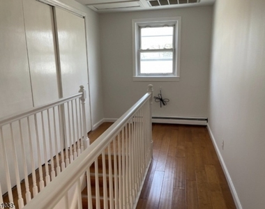 37 Crestview Hill Rd - Photo Thumbnail 10