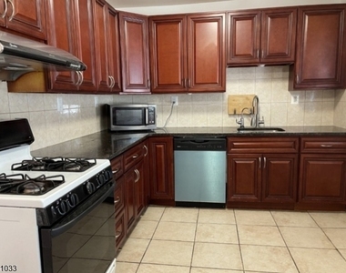 37 Crestview Hill Rd - Photo Thumbnail 3