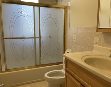37 Crestview Hill Rd - Photo Thumbnail 9