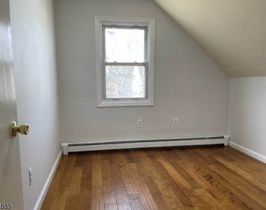 37 Crestview Hill Rd - Photo Thumbnail 7
