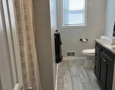 115 Burnside Ave - Photo Thumbnail 8