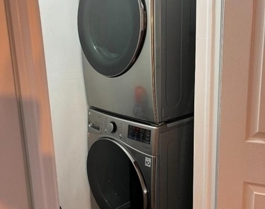 115 Burnside Ave - Photo Thumbnail 9