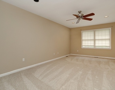 215 Raymound Blvd - Photo Thumbnail 10