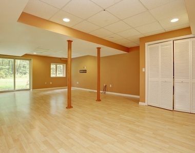 215 Raymound Blvd - Photo Thumbnail 16