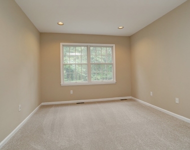 215 Raymound Blvd - Photo Thumbnail 11