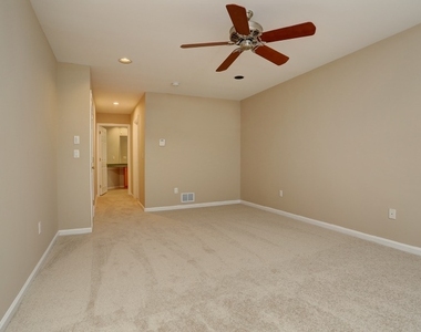 215 Raymound Blvd - Photo Thumbnail 9
