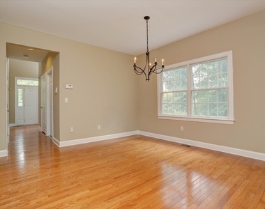 215 Raymound Blvd - Photo Thumbnail 6