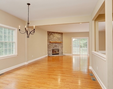 215 Raymound Blvd - Photo Thumbnail 1