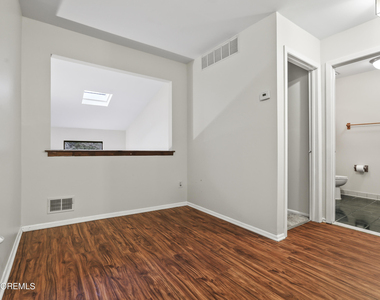 110 Bowne Court - Photo Thumbnail 10