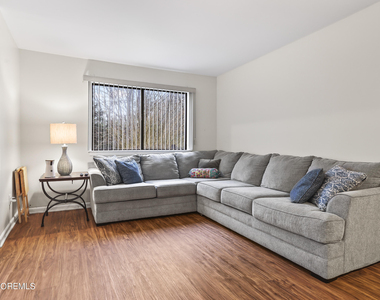 110 Bowne Court - Photo Thumbnail 7