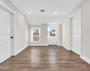 1004 Grand Avenue - Photo Thumbnail 11