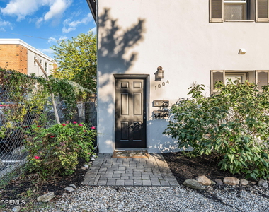 1004 Grand Avenue - Photo Thumbnail 2