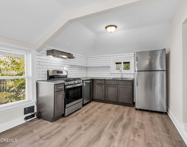 1004 Grand Avenue - Photo Thumbnail 5