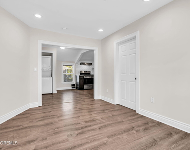 1004 Grand Avenue - Photo Thumbnail 12