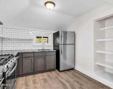 1004 Grand Avenue - Photo Thumbnail 8