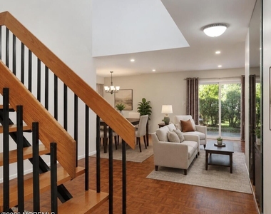 2 Elizabeth Court - Photo Thumbnail 4