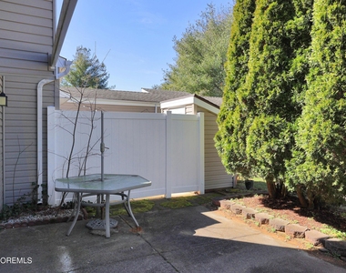 2 Elizabeth Court - Photo Thumbnail 21