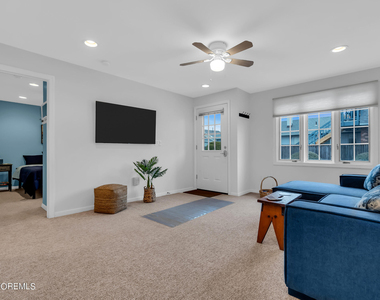 1605 Grand Central Avenue - Photo Thumbnail 2