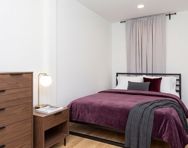 2038 5th Avenue - Photo Thumbnail 3
