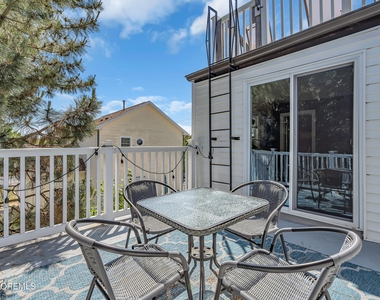 1102 Heck Street - Photo Thumbnail 13