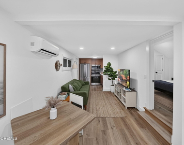 905 Emory Street - Photo Thumbnail 6