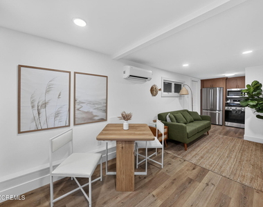 905 Emory Street - Photo Thumbnail 3