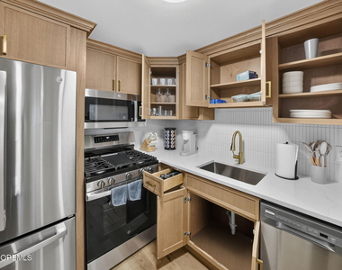 905 Emory Street - Photo Thumbnail 12