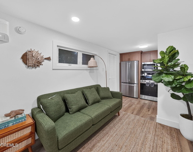 905 Emory Street - Photo Thumbnail 7