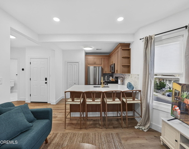 905 Emory Street - Photo Thumbnail 7