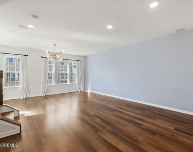 17 Cortland Court - Photo Thumbnail 6